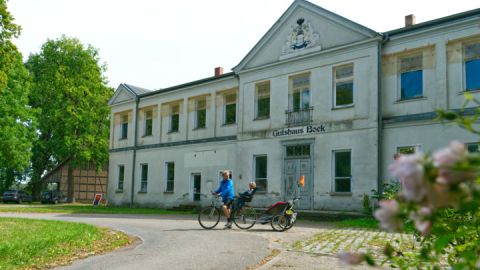 Gutshaus in Boek auf der Wandertour Boek-Amalienhof - Boeker Mühle und zurück